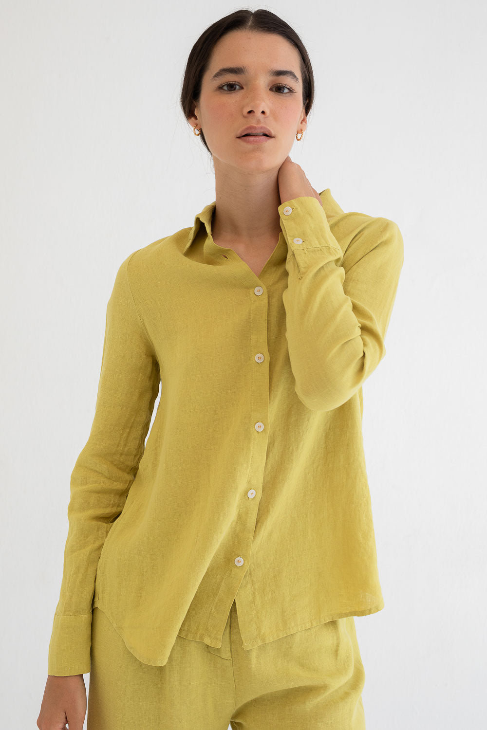 MUS & BOMBON - Azores Shirt
linen shirt, linen, linen clothing, linen clothes, light clothes, light shirt, summer shirt, button up, linen button up, summer, summer clothing, summer clothes, resort wear, vacation clothes, vacation clothing, holiday clothing