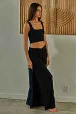 STATES OF SUMMER - Black Brami
brami, top, crop, crop top, cropped top, shirt, cropped shirt, brami top, fitted top, fitted, fitted crop, fitted brami