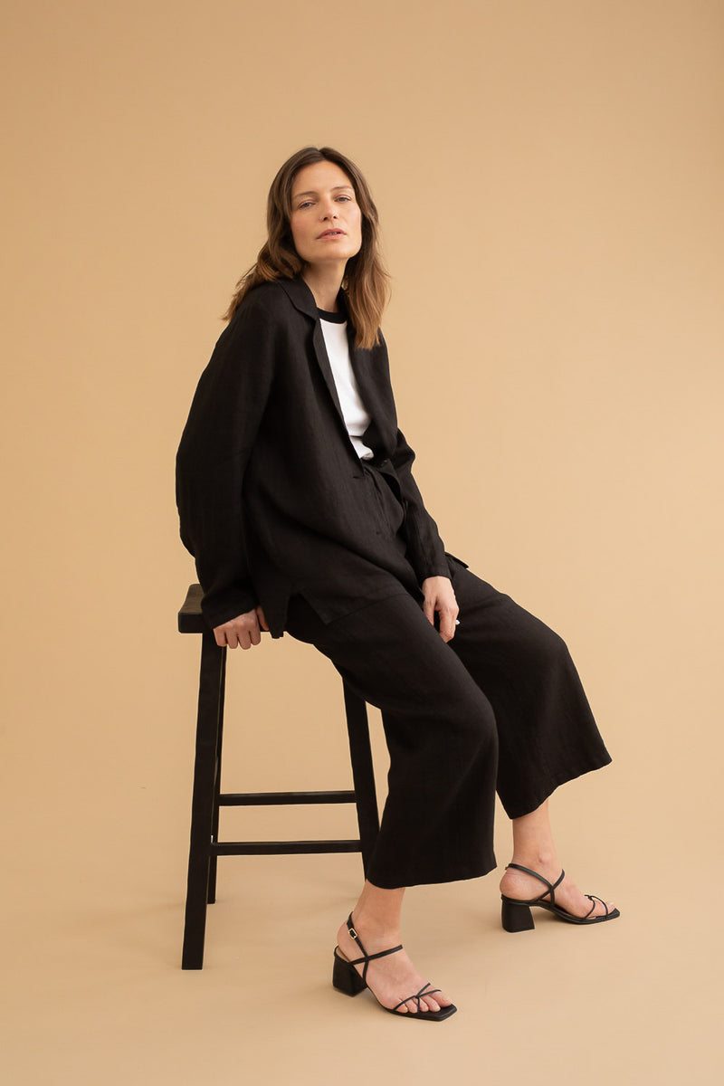 MUS & BOMBON - Dumian Trousers
linen pants, linen trousers, linen, light linen, light pants, linen outfit, linen coord, linen matching set, matching set, coord, summer outfit, pants, summer pants, spring pants, trousers, summer trousers, spring trousers, vacation pants, vacation trousers, vacation outfit, vacation, holiday, holiday outfit, holiday pants, holiday trousers
