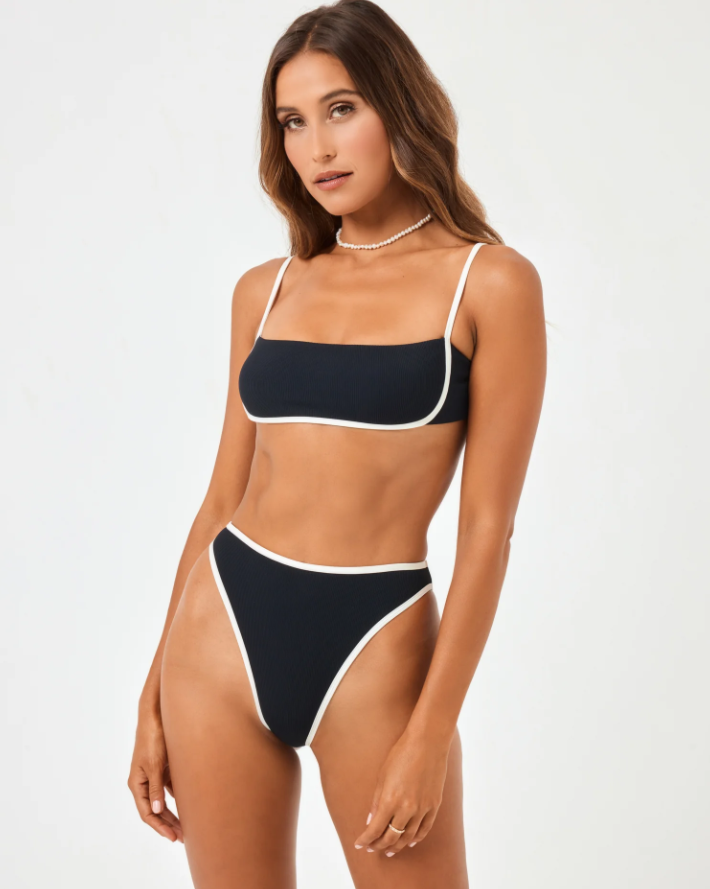L*SPACE - Hazel Top
swim, swimsuit, swim top, bikini, bikini top, swimsuit top, swimwear, swimmers, kini, kini top, ribbed swim, ribbed swimwear, vacation, vacay, holidays, holiday, resort, resort wear, tropical