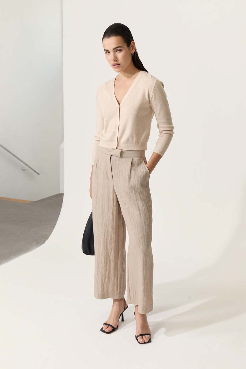DELUC - Melfi Cardigan
cardigan, button up cardigan, button up, cardi, cropped cardigan, cropped cardi, cropped button up, cropped button up cardi, cropped button cardigan,