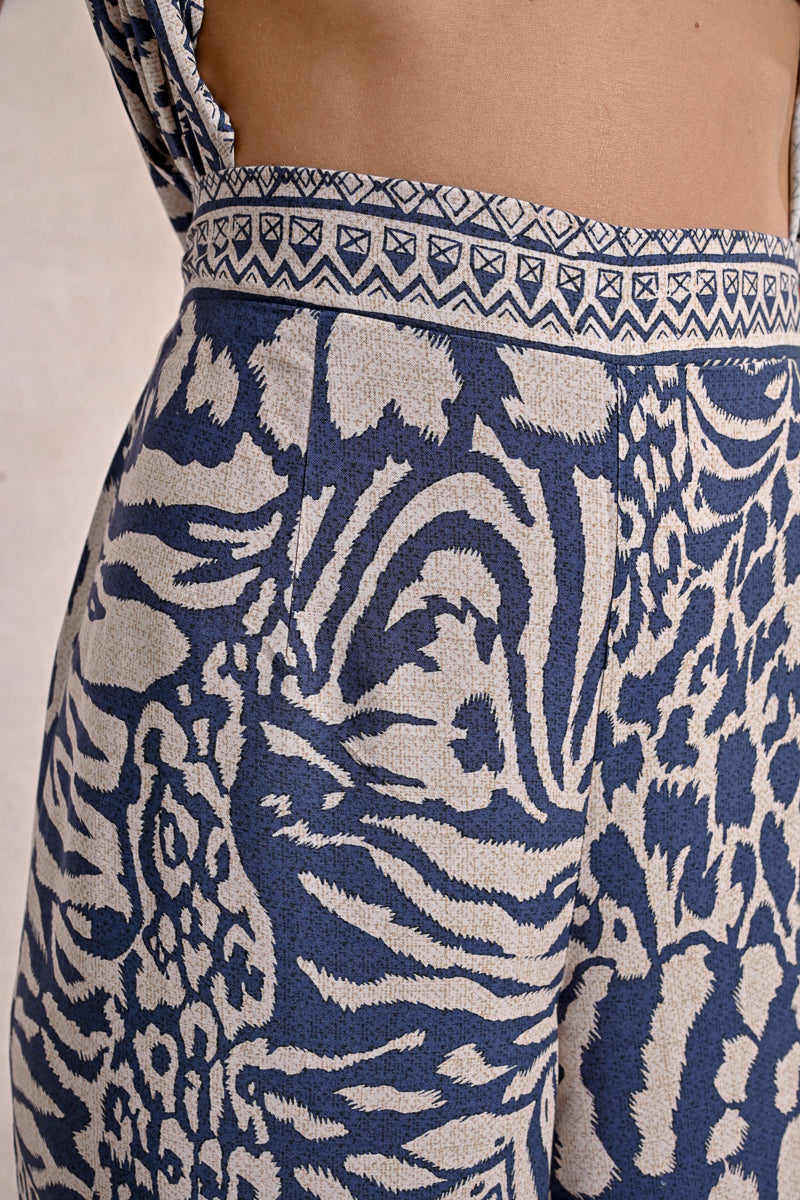 MOLLY BRACKEN - Denim Animal Print Pant
pants, long pants, animal print, animal, printed pants, loose pants, loose pant, summer pants, summer pant, spring pants, spring pant, summer, spring, vacation pants, vacation, vacation wear, vacation outfit, resort wear, resort clothing