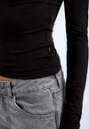 DR DENIM - Alia Top
logn sleeve, long sleeve top, top, shirt, long sleeve shirt, fitted top, fitted shirt, fitted top, thumb holes, top with thumb holes, high neck, high neck top, high neck long sleeve