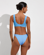 LEFT ON FRIDAY Streamline Top