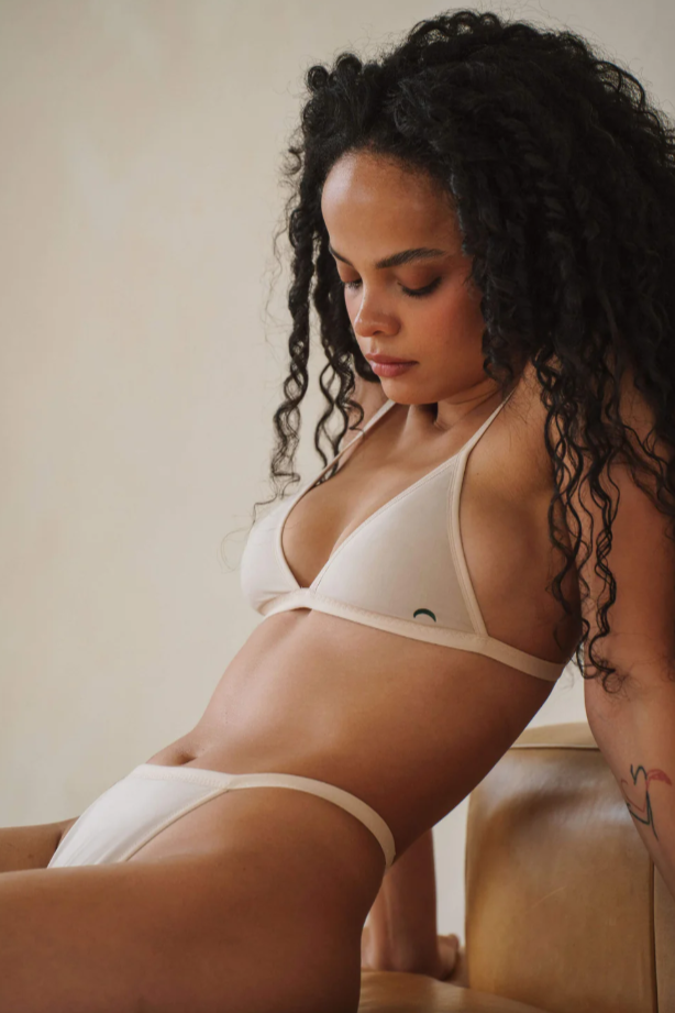 HUHA string bra