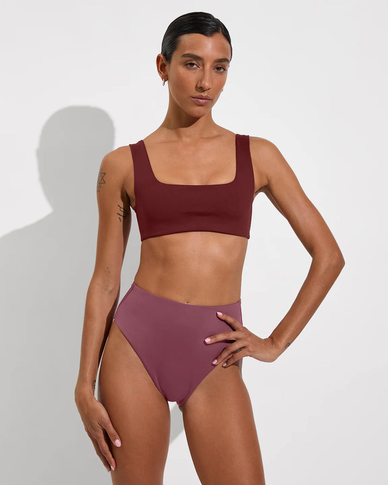 Streamline Top