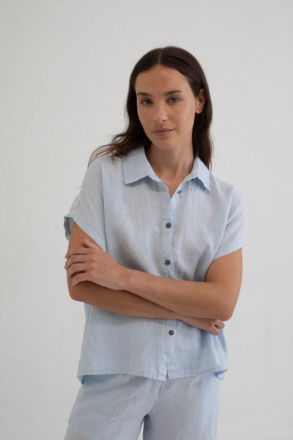 MUS & BOMBON - Whitsun Shirt
linen top, linen shirt, button up, linen button up, linen button up shirt, linen button up top, short sleeve, short sleeve top, short sleeve shirt, short sleeve linen, short sleeve linen top, short sleeve linen shirt, summer top, summer shirt, light shirt, light top, japanese sleeves, vacation wear, vacation top, vacation shirt, holiday top, holiday shirt