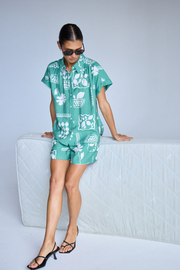 ICHI - Yetta Shirt
shirt, button up, short sleeve, short sleeve button up, short sleeve shirt, button up top, button up shirt, short sleeve top, print, printed top, printed shirt, printed button up, summer top, summer shirt, summer button up, coord, co-ord, set, coord set, co-ord set, coordinating set