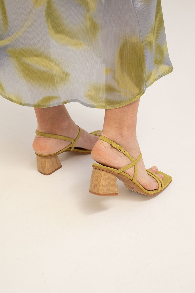 MUS & BOMBON - Land Sandals
sandals, heels, spain, portugal, summer heels, casual heels, vacation heels, everyday heels, winery heels, holiday heels, shoes, casual shoes, vacation shoes, everyday shoes, everyday sandals, holiday sandals, vacation sandals