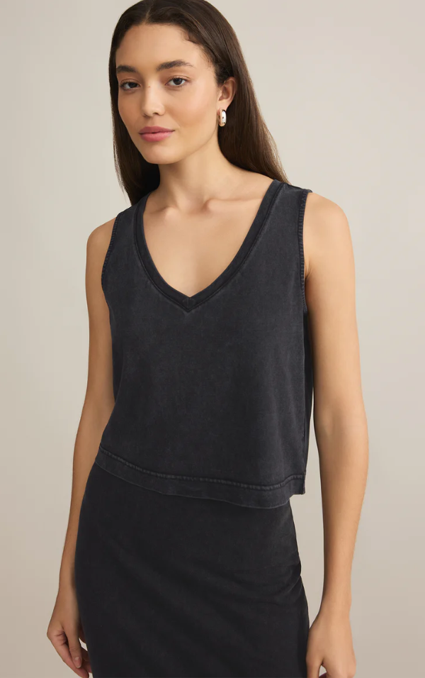 Z SUPPLY - Sloane V-Neck Top
relaxed top, casual top, v-neck, v-neck top, v-neck tee, tee shirt, tee, shirt, casual shirt, casual tee, relaxed tee, relaxed vest, relaxed v-neck, courtenay, casual wear, comfort, comfort wear, home wear, vacation wear, holiday wear