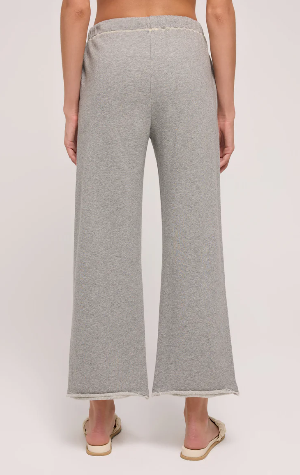 Z SUPPLY - Huntington French Terry Pant
flare pant, flare pants, relaxed pants, relaxed pant, crop pants, cropped pant, cropped flare, flares, cropped flare pants, relaxed fit pant, relaxed fit pants, casual pant, casual pants, beach pants, vacation wear, holiday wear, home wear, comfy