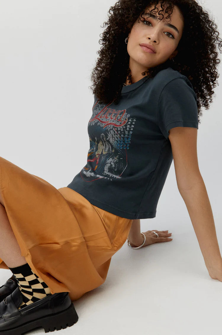 Daydreamer - Queen Live Shrunken Tee