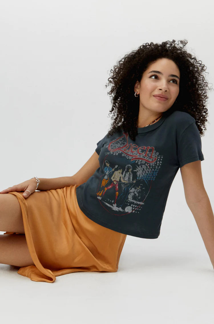 Daydreamer - Queen Live Shrunken Tee